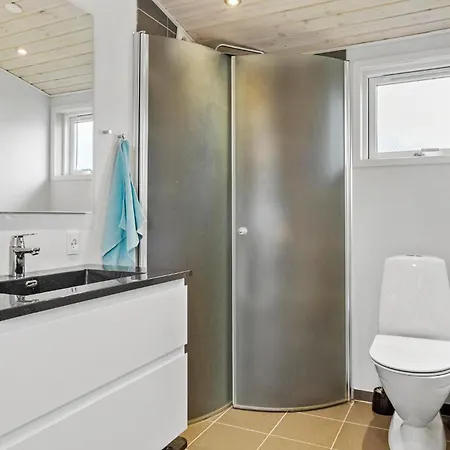 4 Bedroom Cozy In