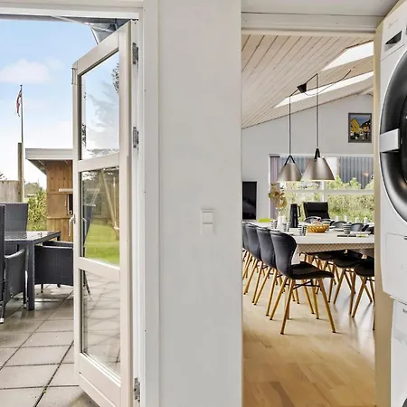 4 Bedroom Cozy In * Hjørring