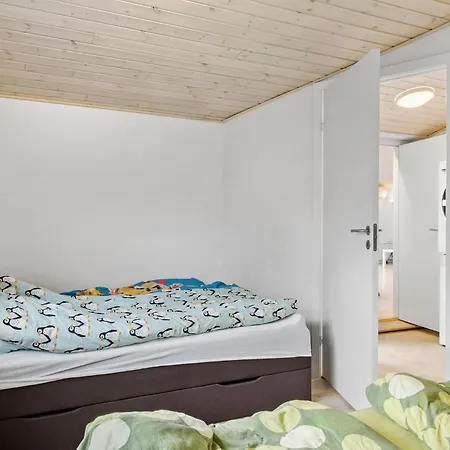 4 Bedroom Cozy In Hjørring