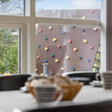 4 Bedroom Cozy In