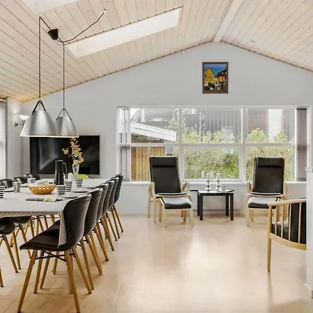 4 Bedroom Cozy In * Hjørring