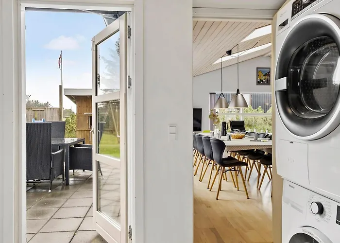 4 Bedroom Cozy In * Hjørring