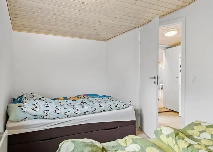 4 Bedroom Cozy In Hjørring