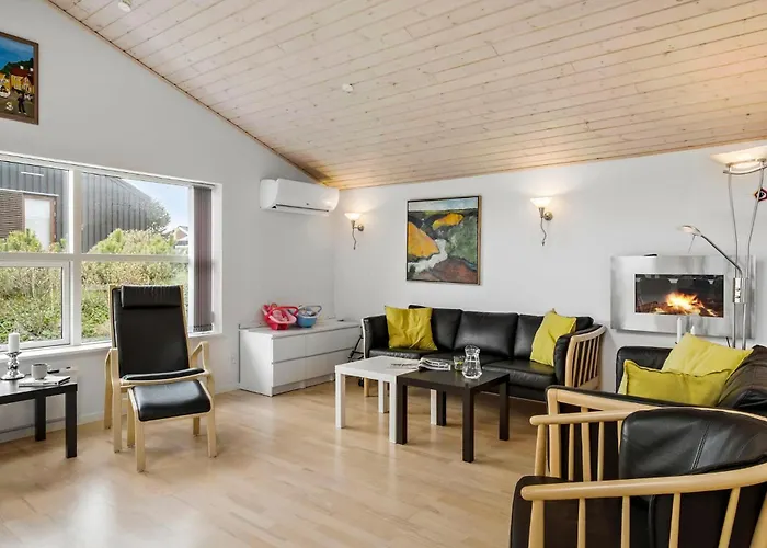 Сasa de vacaciones 4 Bedroom Cozy In